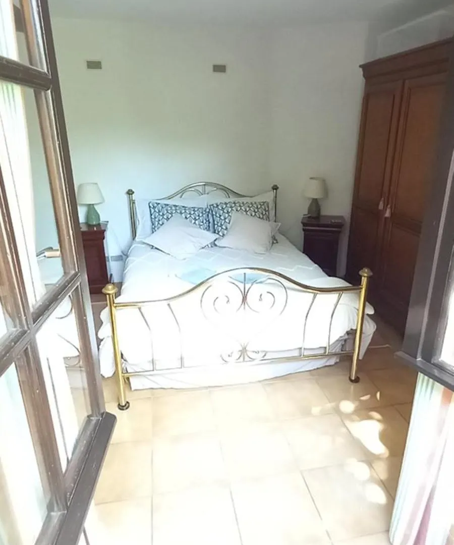 Gite De La Tarabelle, Maison Entiere Avec Grand Patio Et Spa A La Campagne Frausseilles