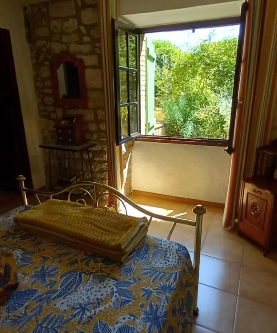 Gite De La Tarabelle, Maison Entiere Avec Grand Patio Et Spa A La Campagne Frausseilles France