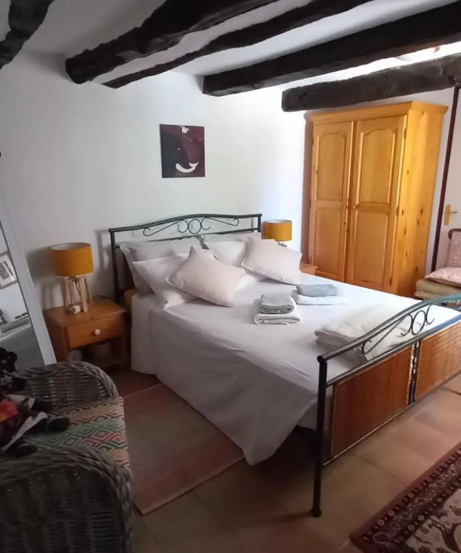 Gite De La Tarabelle, Maison Entiere Avec Grand Patio Et Spa A La Campagne Frausseilles 0*,  Francie